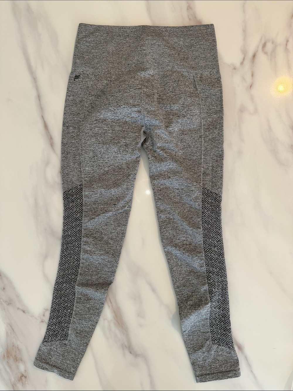Fabletics Sync Seamless High-Waisted 7/8 Leggings Pants Small Grey Heather - Picture 7 of 16